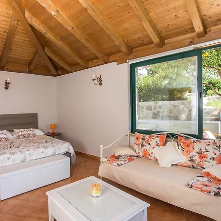 With 1 And Terrace Apartamento