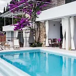 Villa Mirjana - One Bedroom Apartment With Terrace And Sea View Naran A アパート