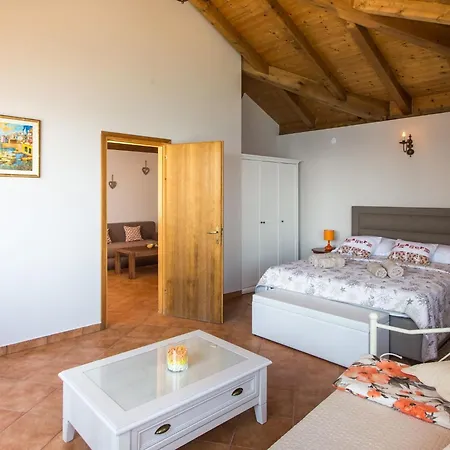 Appartement With 1 And Terrace *