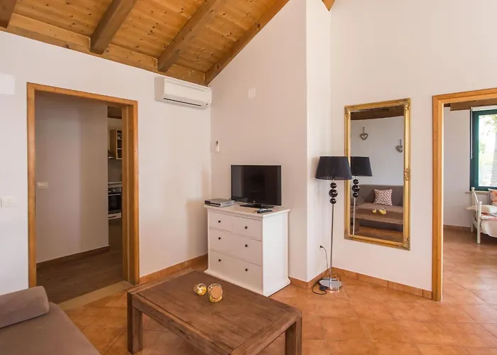 With 1 And Terrace דירה *