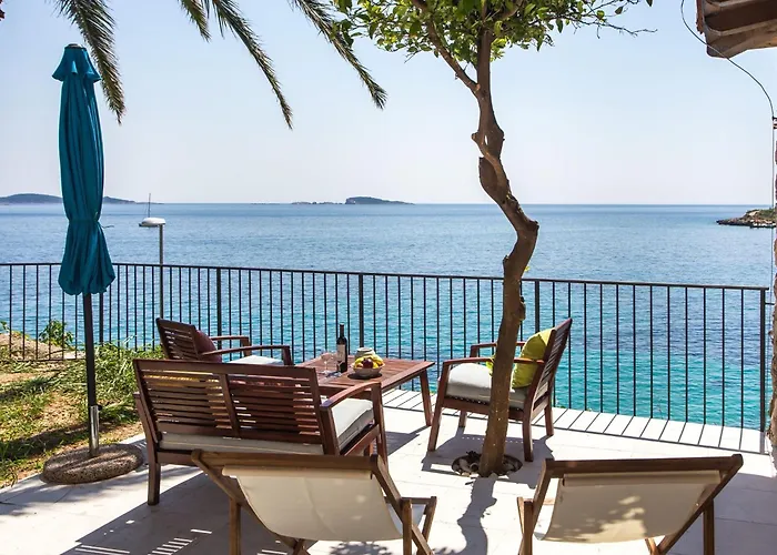 With 1 And Terrace דירה מליני